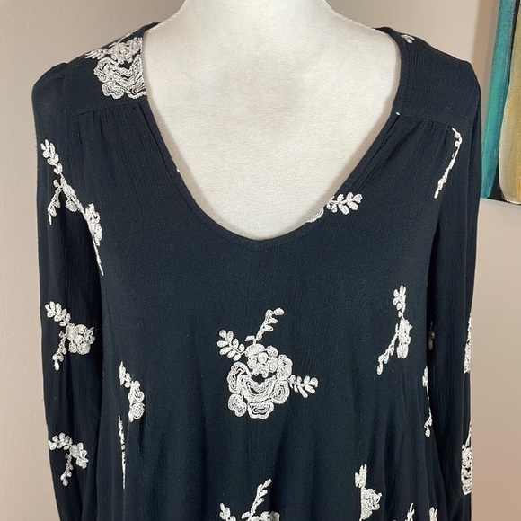 Free People embroidered blouse/mini dress - Picture 2 of 7